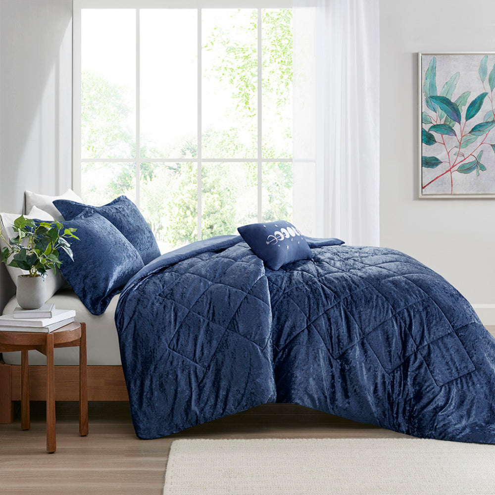 Twin/Twin XL Velvet Comforter Set with Throw Pillow