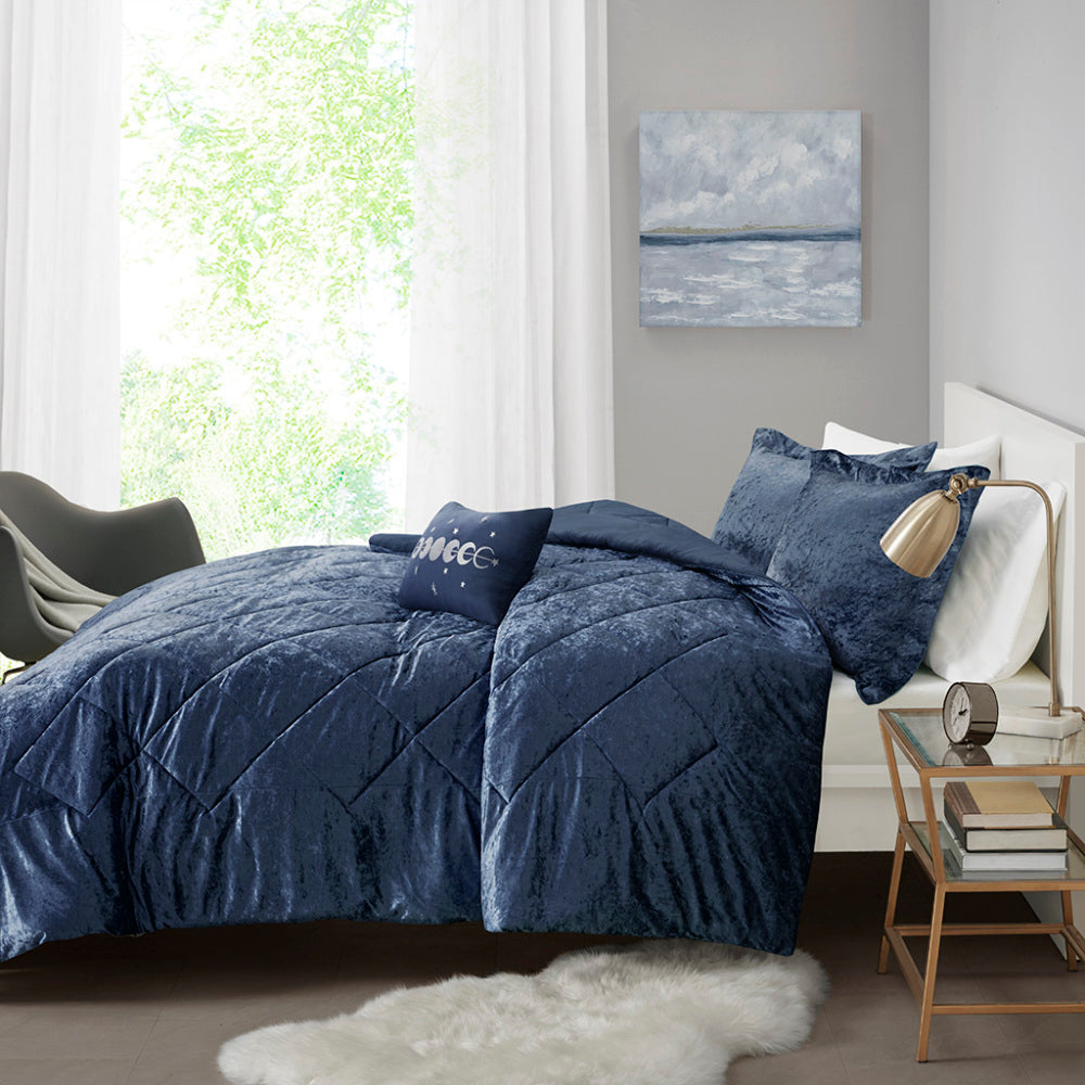 Twin/Twin XL Velvet Comforter Set with Throw Pillow
